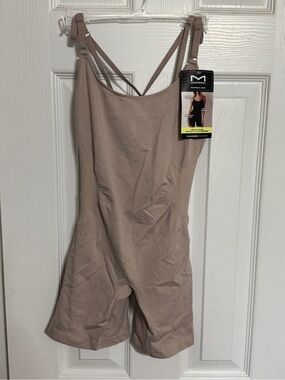 Maidenform Nude/Taupe Seamless Smoothing Shapewear